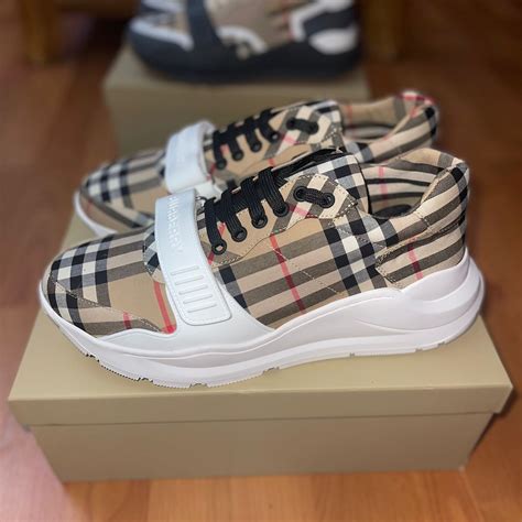 burberry shoes dhgate